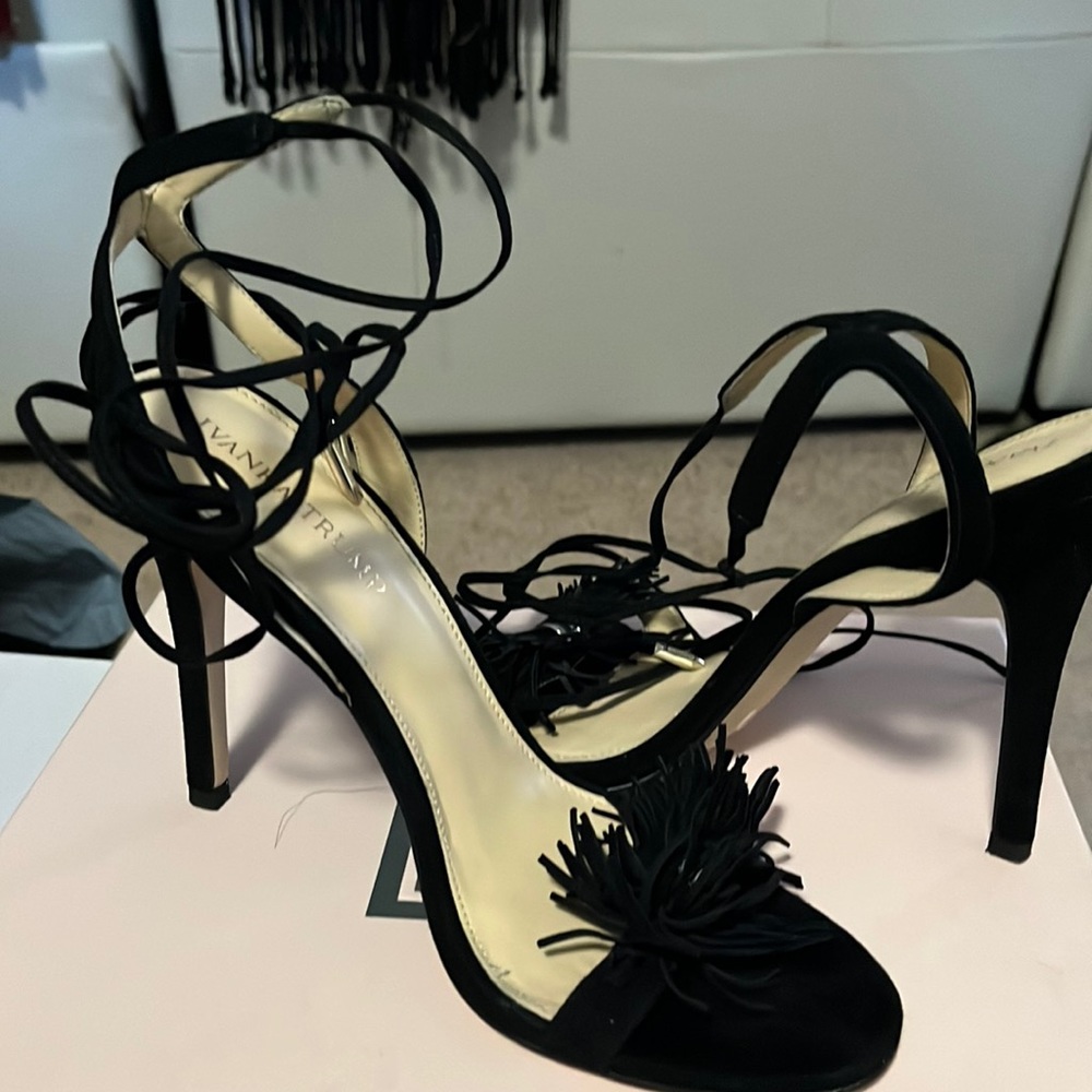 Black shoe 8.5 scrappy